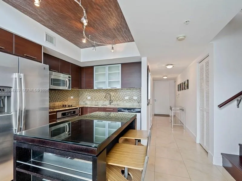 41 SE 5th St #2310 Miami, FL 33131