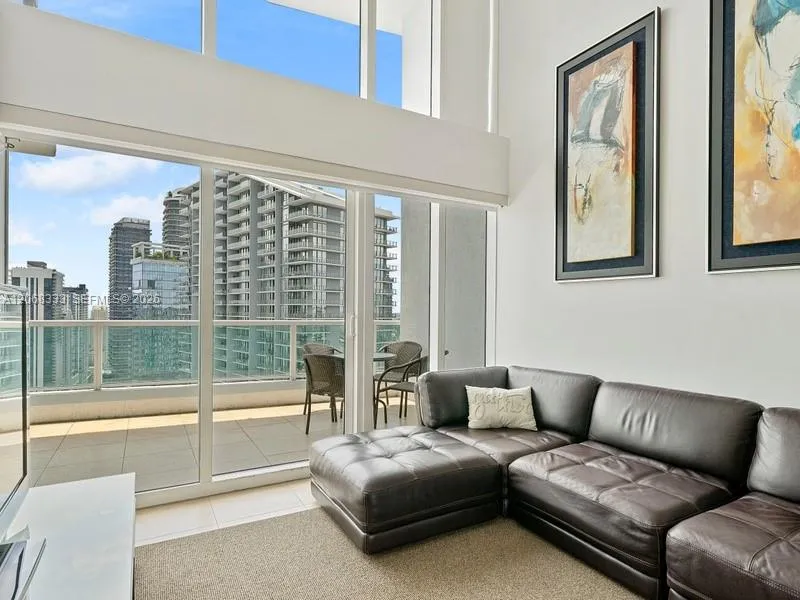 41 SE 5th St #2310 Miami, FL 33131