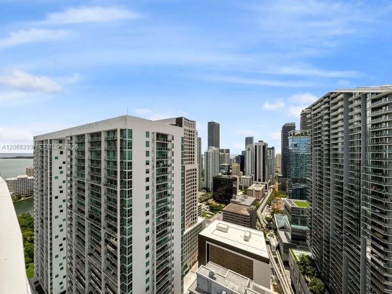 41 SE 5th St #2310 Miami, FL 33131