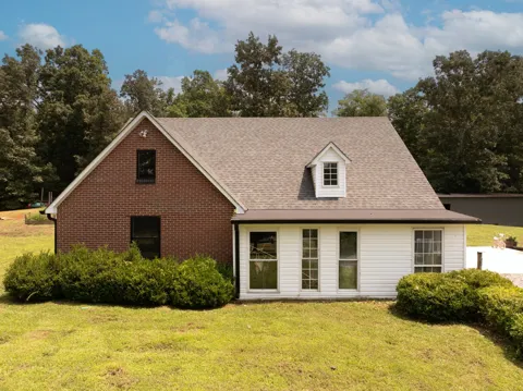 443 Paradise Ln