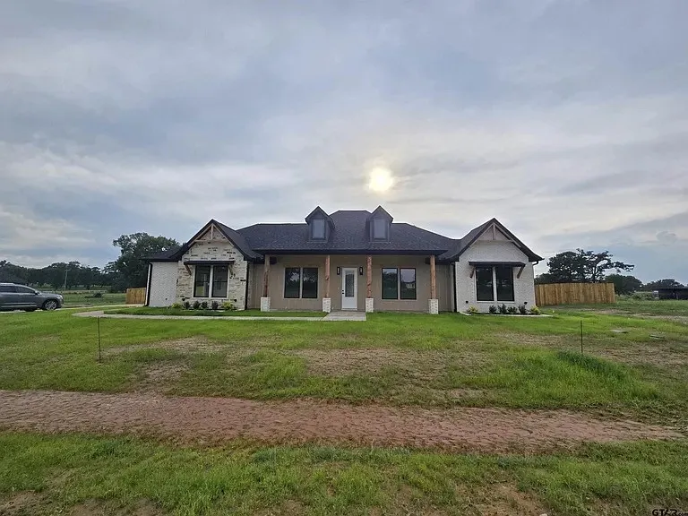 7727 Molina Drive Tyler, TX 75704