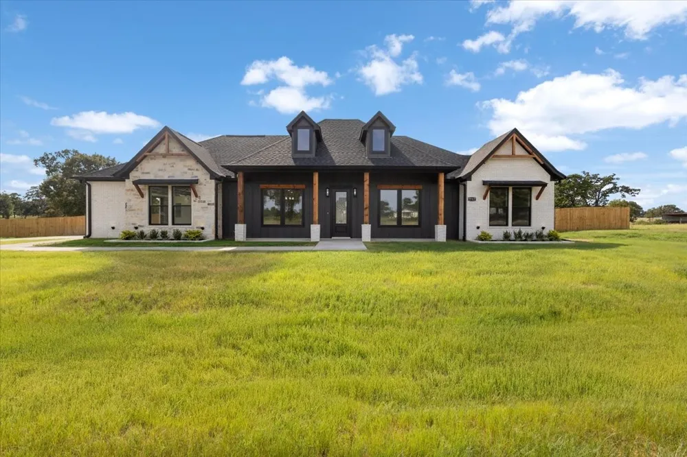 7727 Molina Drive Tyler, TX 75704