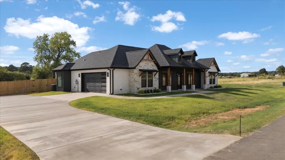 7727 Molina Drive Tyler, TX 75704