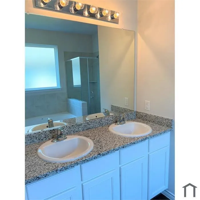 8312 White Pine Drive Fort Worth, TX 76123