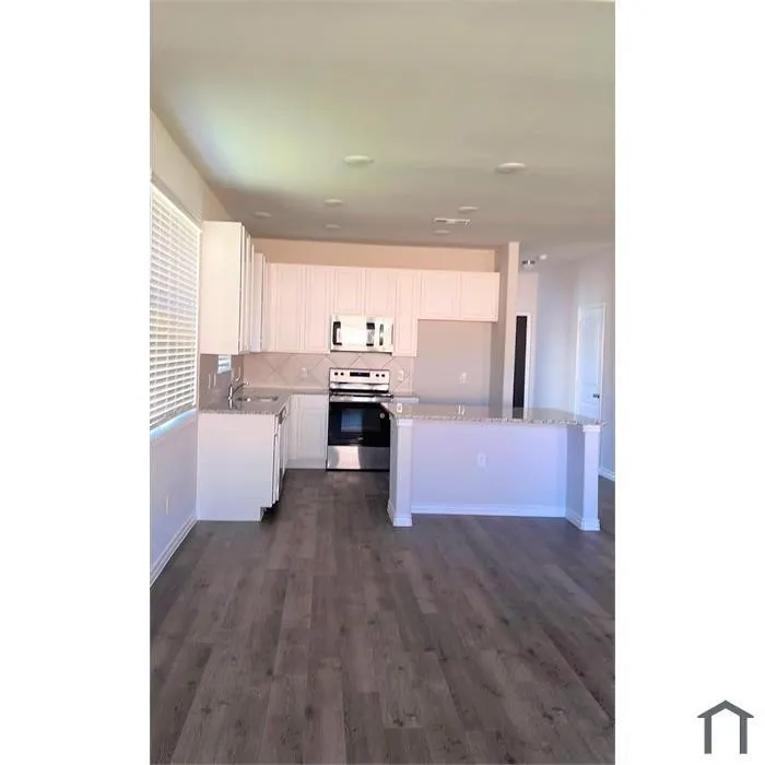 8312 White Pine Drive Fort Worth, TX 76123