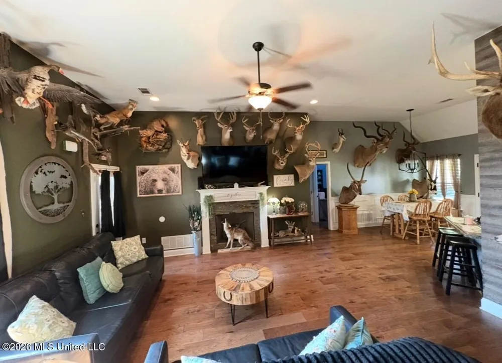 104 Creekside Drive Senatobia, MS 38668
