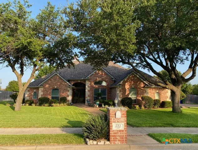 210 Ranchgate Trail McGregor, TX 76657