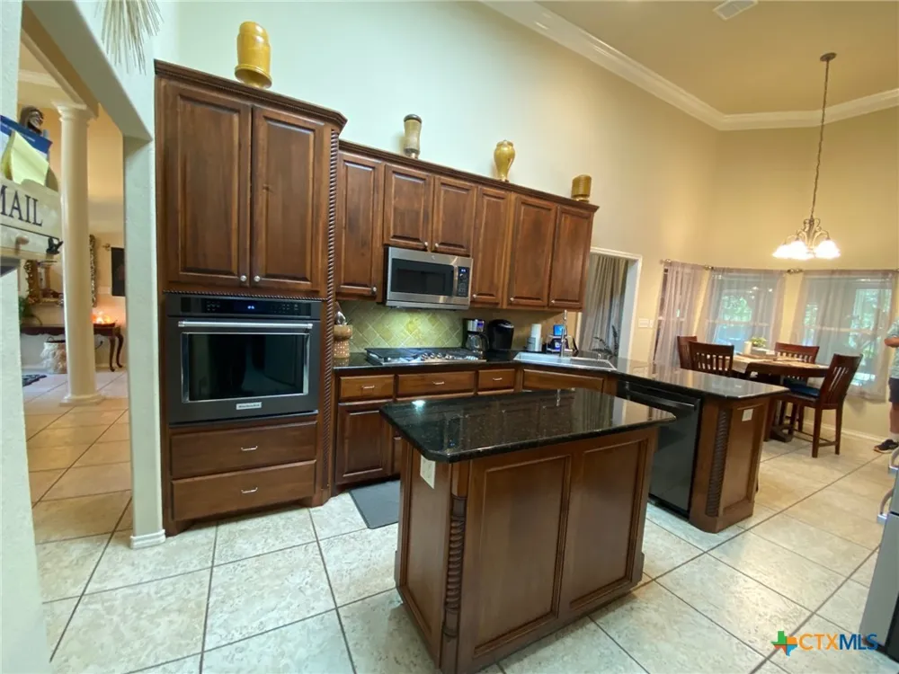 210 Ranchgate Trail McGregor, TX 76657