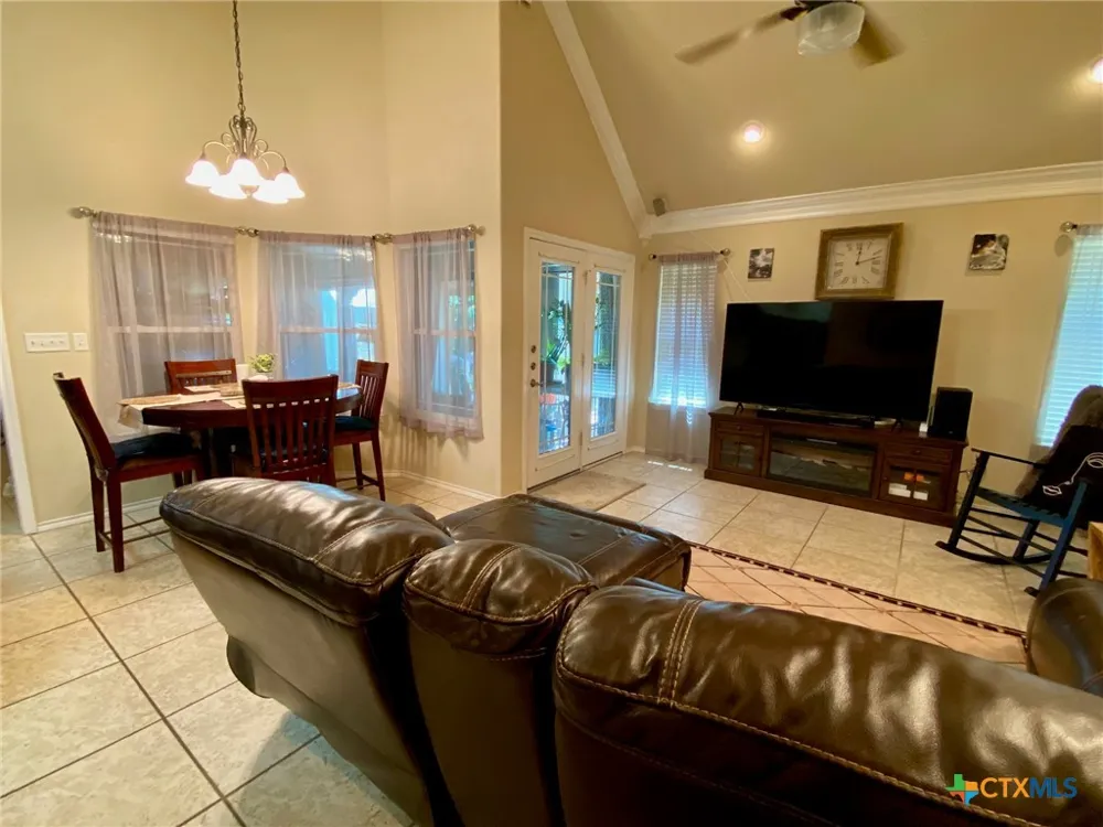210 Ranchgate Trail McGregor, TX 76657