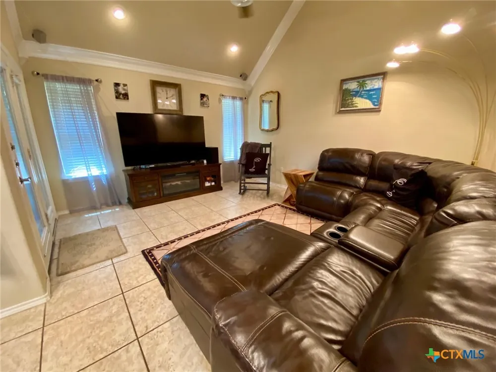 210 Ranchgate Trail McGregor, TX 76657