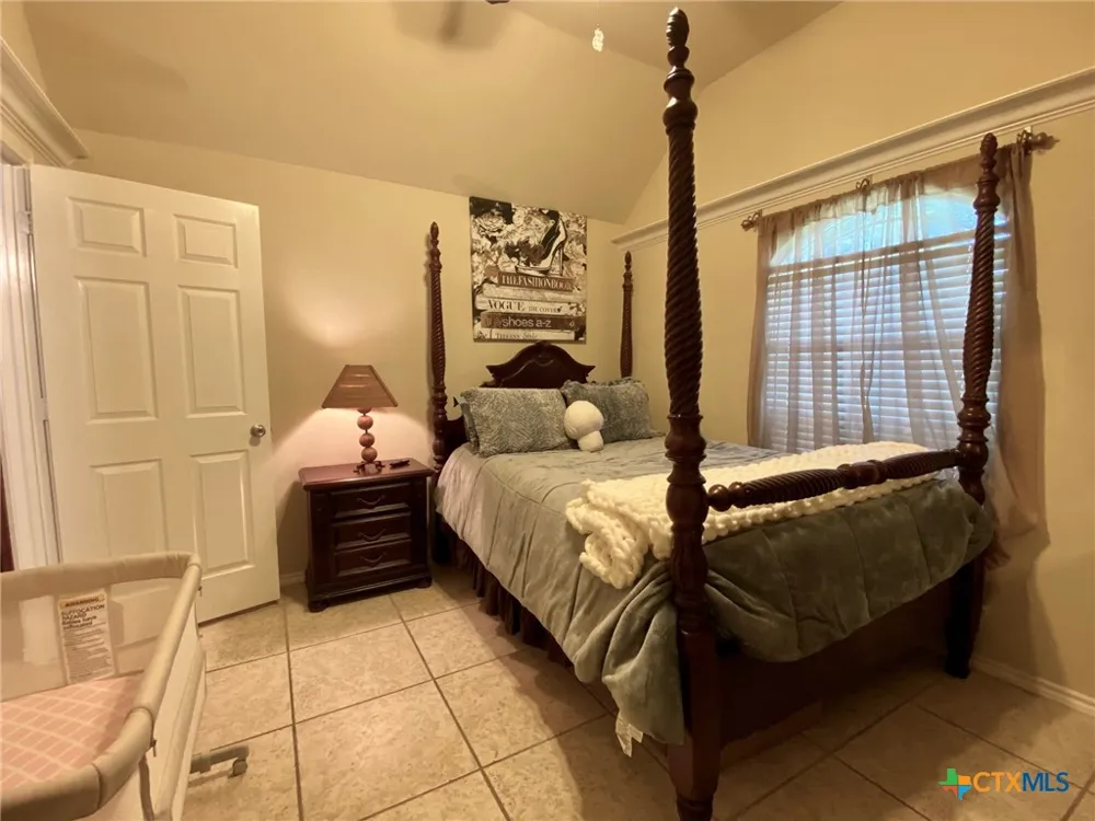 210 Ranchgate Trail McGregor, TX 76657