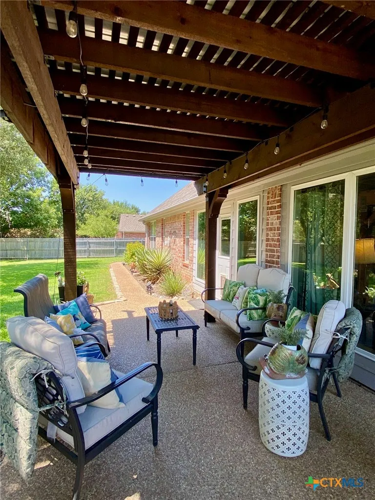210 Ranchgate Trail McGregor, TX 76657