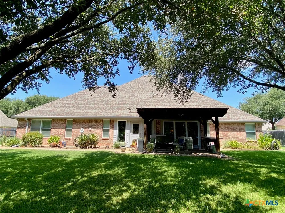 210 Ranchgate Trail McGregor, TX 76657
