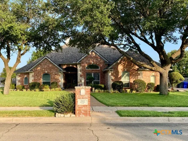 210 Ranchgate Trail McGregor, TX 76657