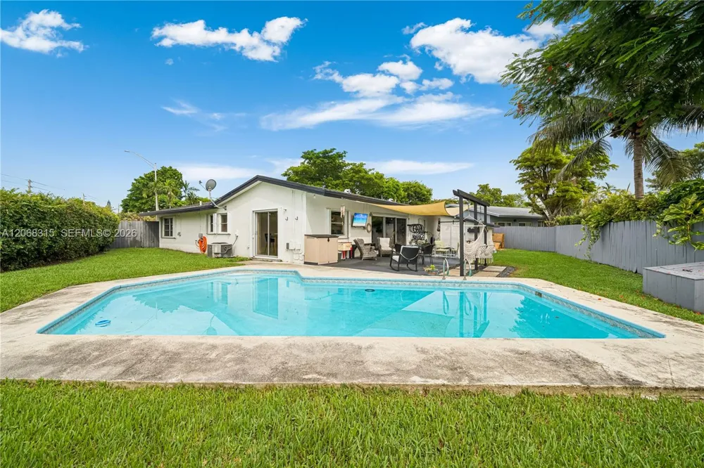 10331 SW 130th Ave Miami, FL 33186