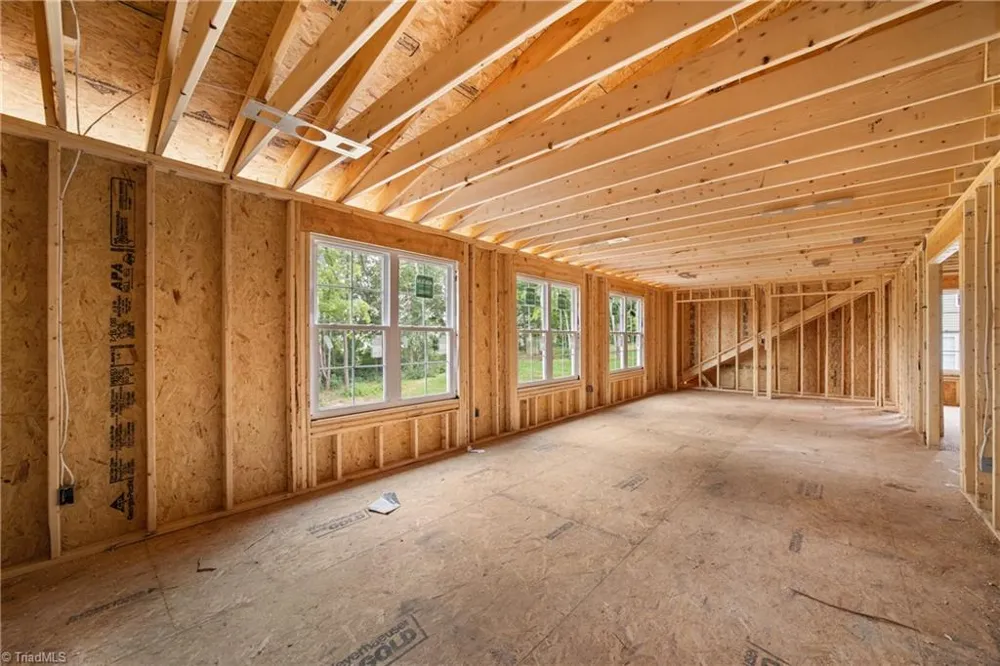 4628 Pinehill Drive Pfafftown, NC 27040
