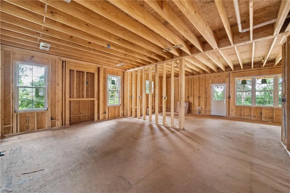 4628 Pinehill Drive Pfafftown, NC 27040