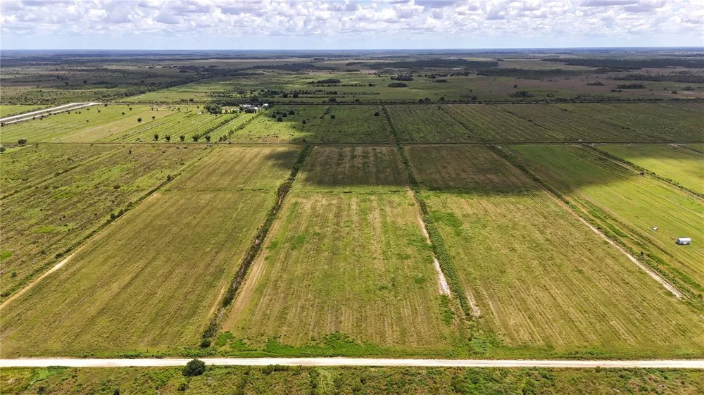 5595 1ST ROAD Labelle, FL 33935