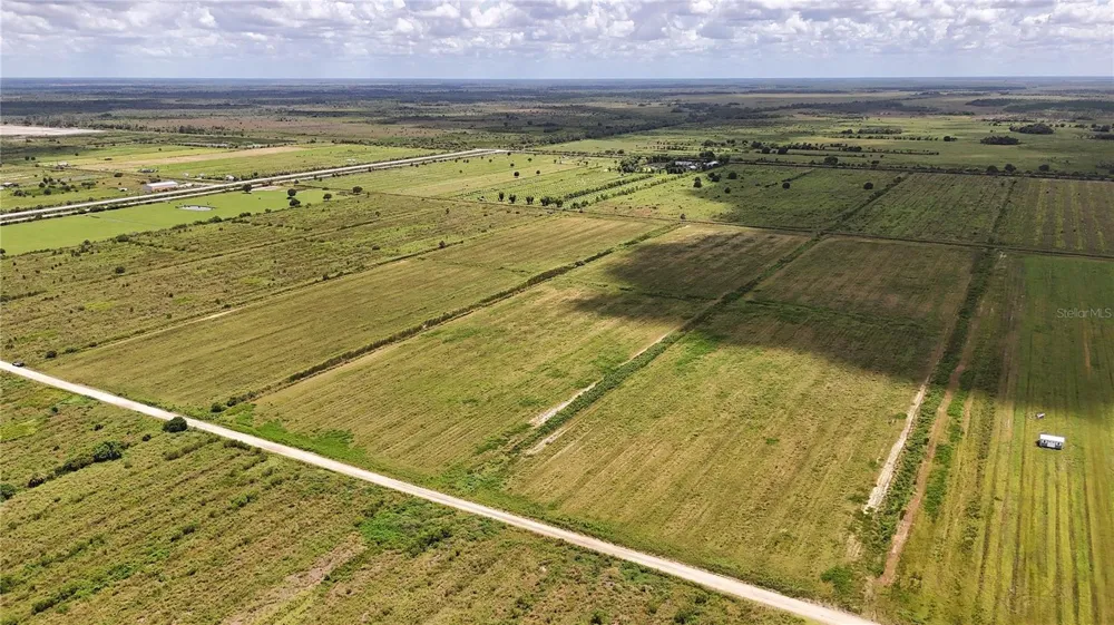5595 1ST ROAD Labelle, FL 33935