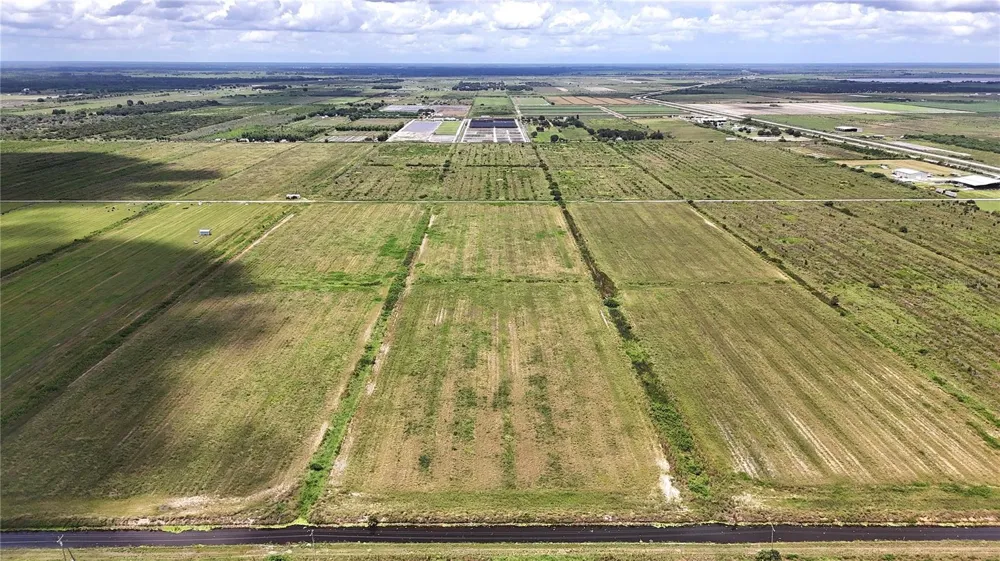 5595 1ST ROAD Labelle, FL 33935