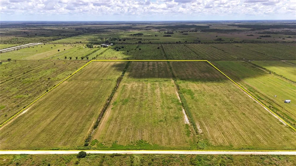 5595 1ST ROAD Labelle, FL 33935