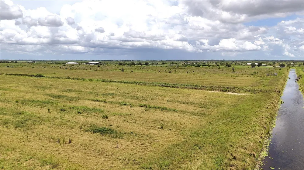 5595 1ST ROAD Labelle, FL 33935