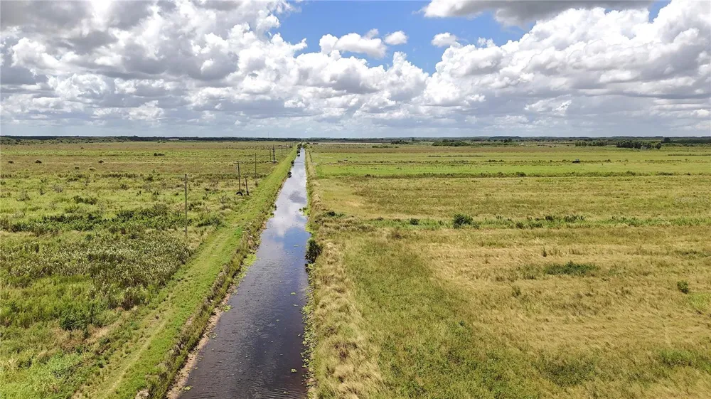 5595 1ST ROAD Labelle, FL 33935
