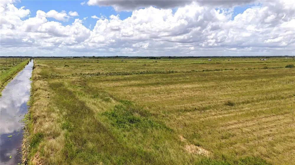 5595 1ST ROAD Labelle, FL 33935