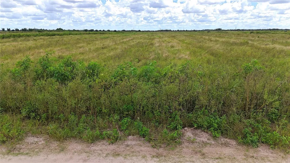 5595 1ST ROAD Labelle, FL 33935