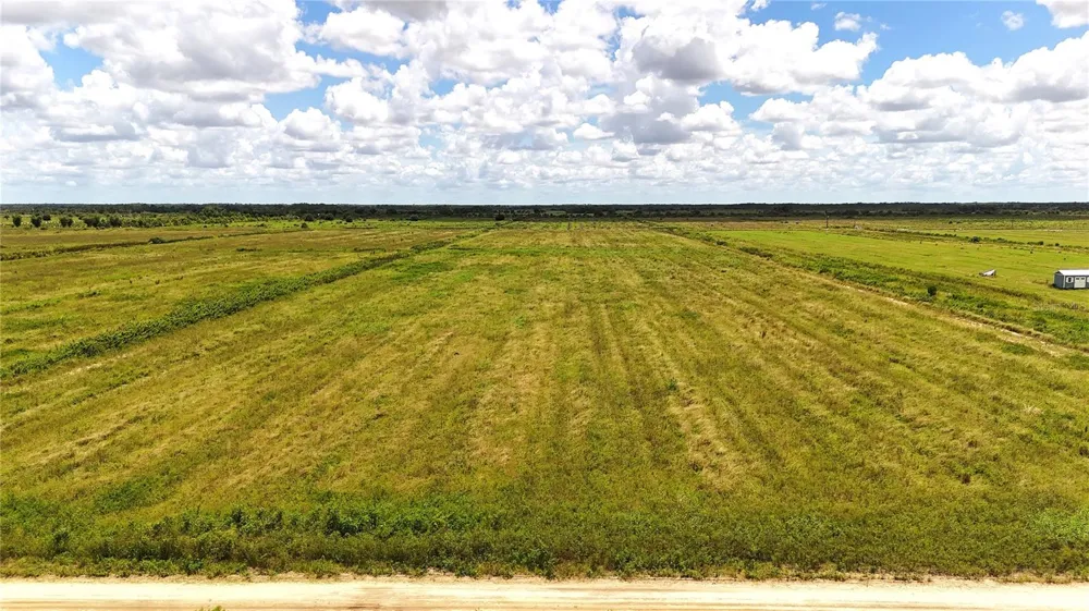 5595 1ST ROAD Labelle, FL 33935