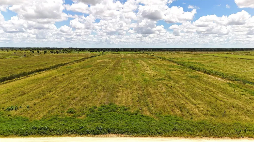 5595 1ST ROAD Labelle, FL 33935