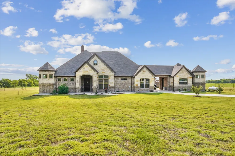 10240 Freeman Road Sanger, TX 76266