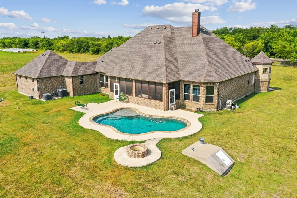 10240 Freeman Road Sanger, TX 76266