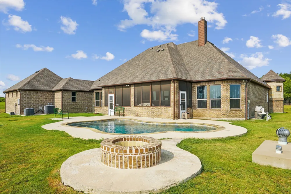 10240 Freeman Road Sanger, TX 76266