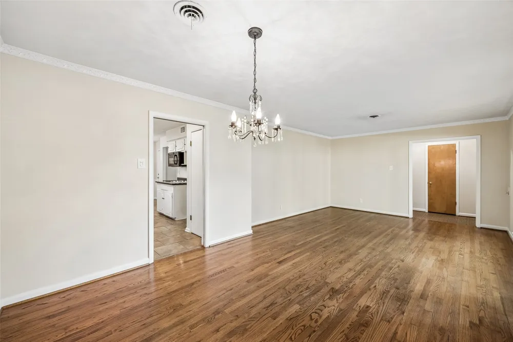 6147 Woodcrest Lane Dallas, TX 75214