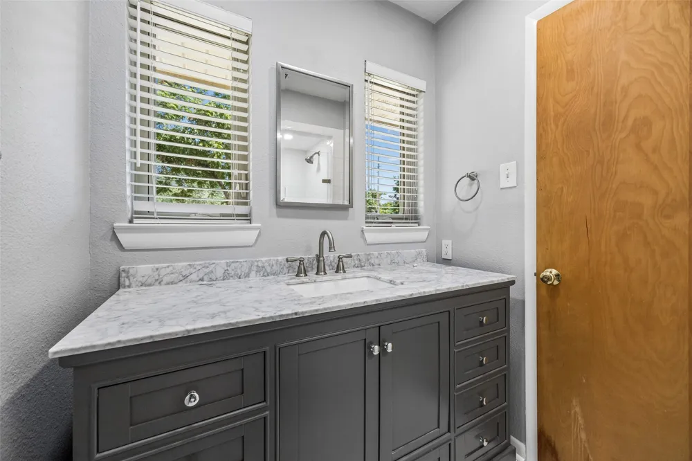 6147 Woodcrest Lane Dallas, TX 75214