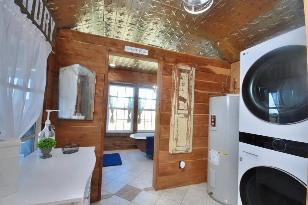 4228 County Road 256 Moulton, TX 77975