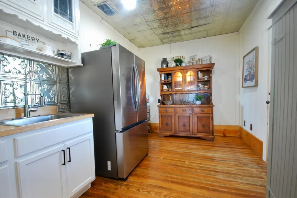 4228 County Road 256 Moulton, TX 77975