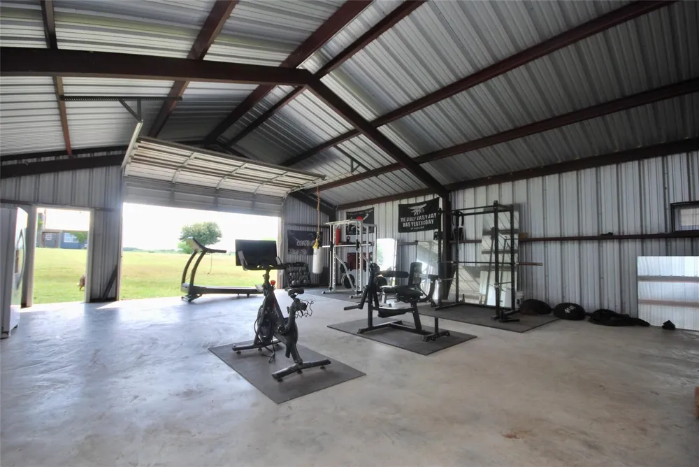 4228 County Road 256 Moulton, TX 77975