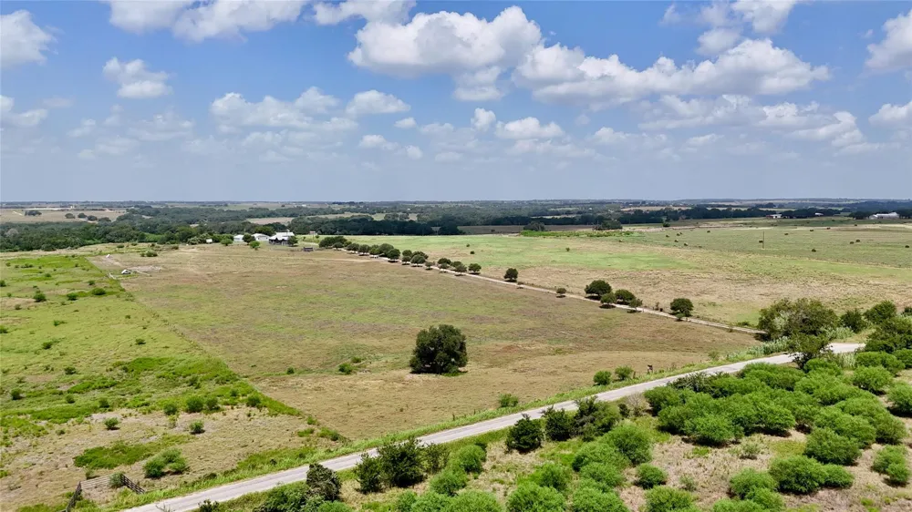 4228 County Road 256 Moulton, TX 77975