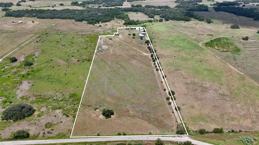 4228 County Road 256 Moulton, TX 77975