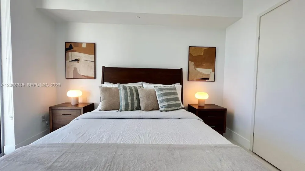 1300 Brickell Bay Dr #3400 Miami, FL 33131