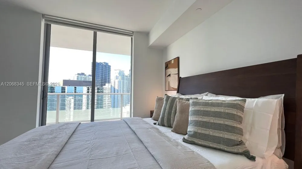 1300 Brickell Bay Dr #3400 Miami, FL 33131