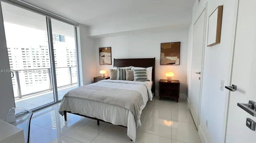 1300 Brickell Bay Dr #3400 Miami, FL 33131