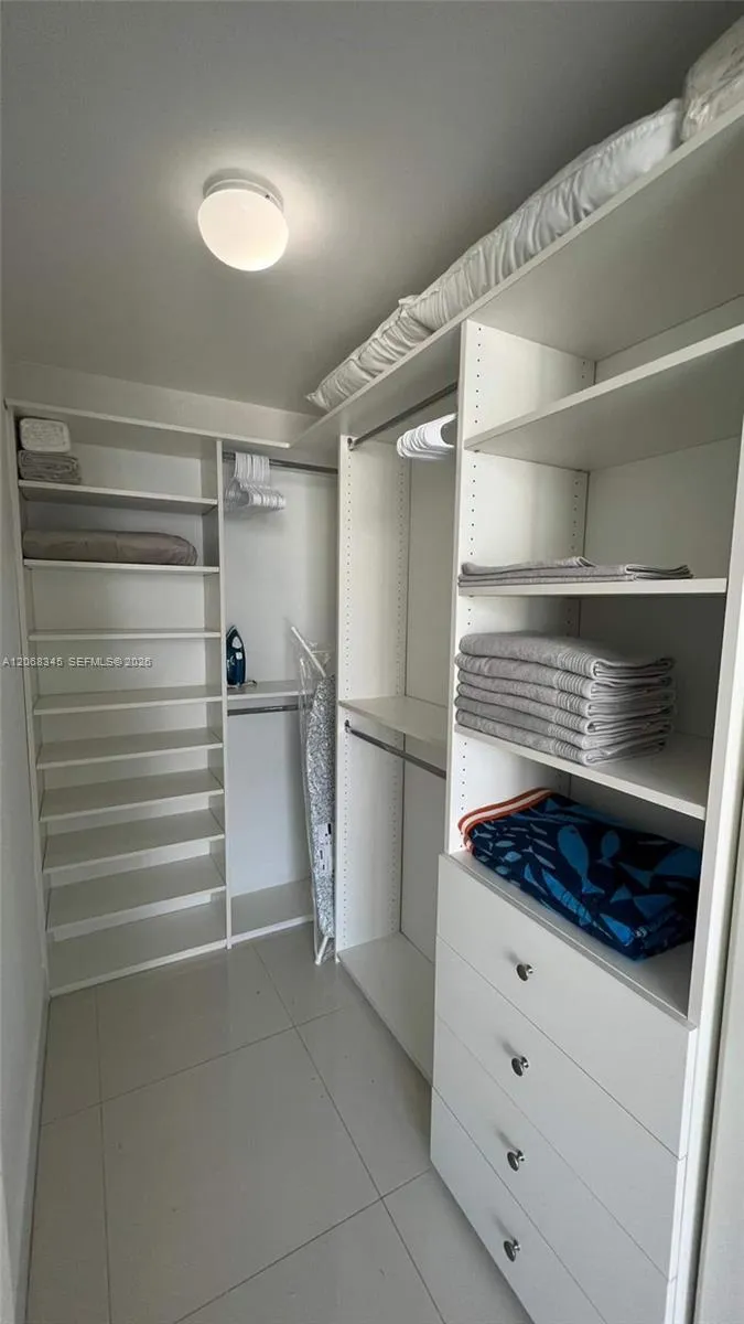 1300 Brickell Bay Dr #3400 Miami, FL 33131