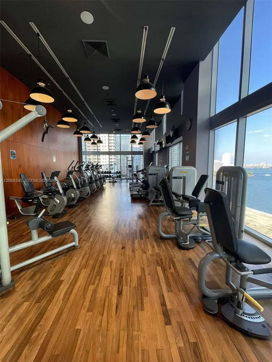 1300 Brickell Bay Dr #3400 Miami, FL 33131