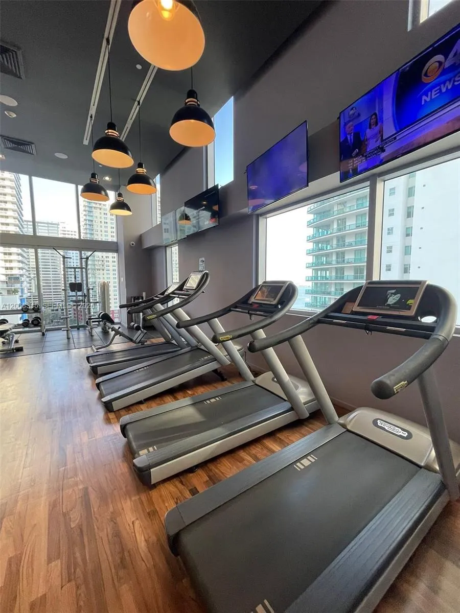 1300 Brickell Bay Dr #3400 Miami, FL 33131