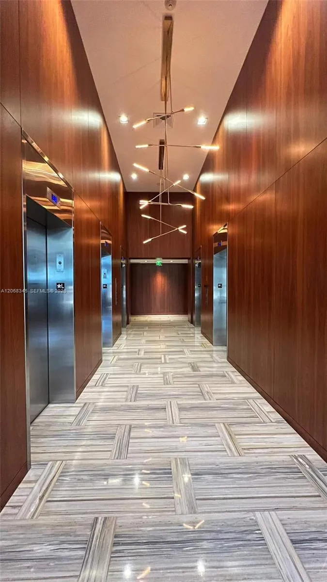 1300 Brickell Bay Dr #3400 Miami, FL 33131