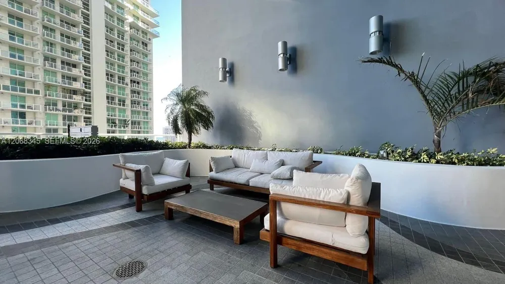1300 Brickell Bay Dr #3400 Miami, FL 33131