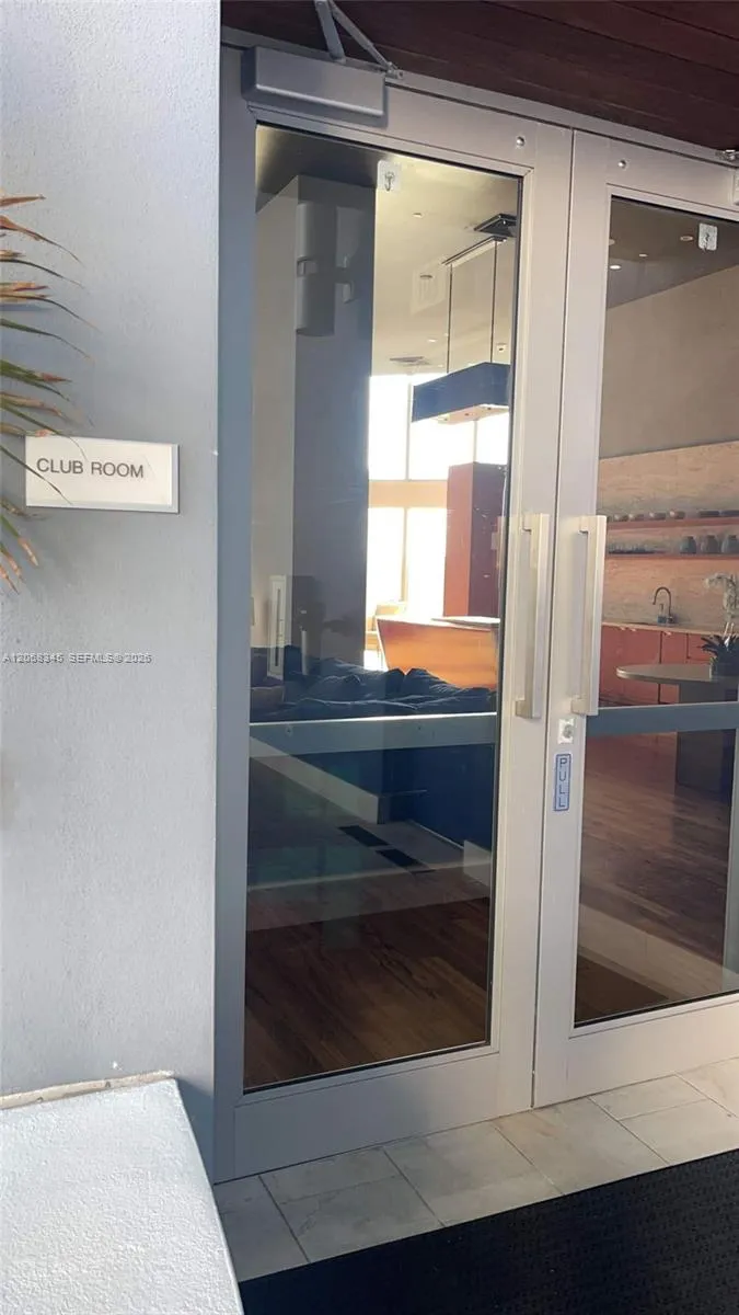 1300 Brickell Bay Dr #3400 Miami, FL 33131